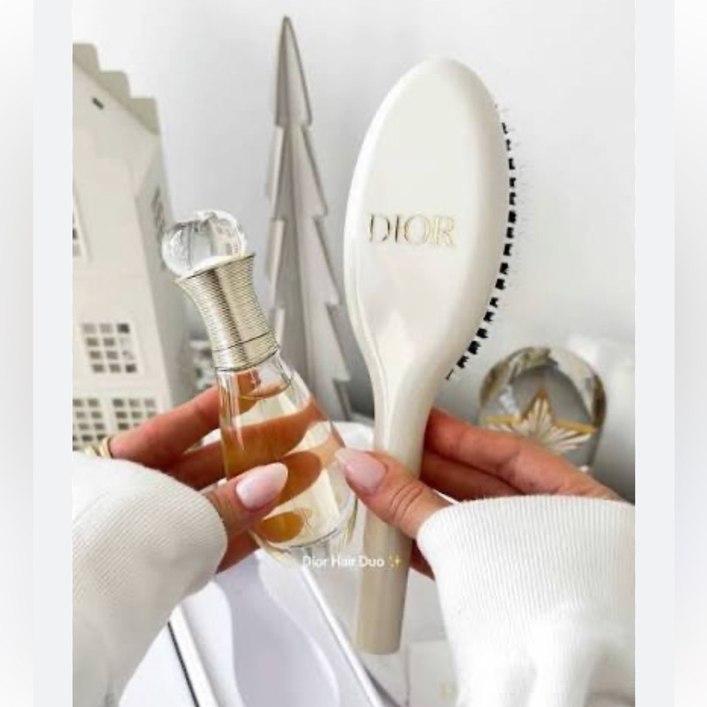 Brand new - Dior J’Adore Hair Mist and Hair Brush Gift Set - Picture 7 of 15